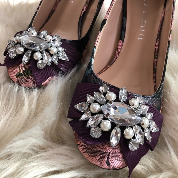 Kelly & Katie womens Sz 6 heels - Picture 2 of 7